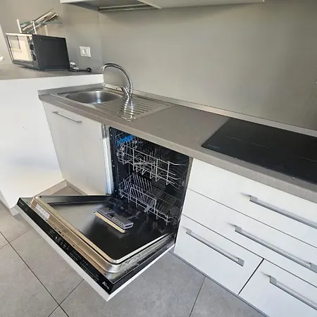 Alessia - Tutta Per Voi Con Giardino E Bbq *